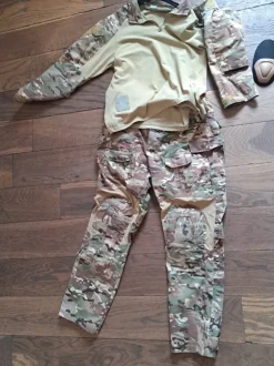 Tenue complète miliraire