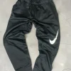 Titel: Nike Dri-FIT Trackpants Big Swoosh Black