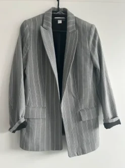 Toller Blazer mit Nadelstreifen