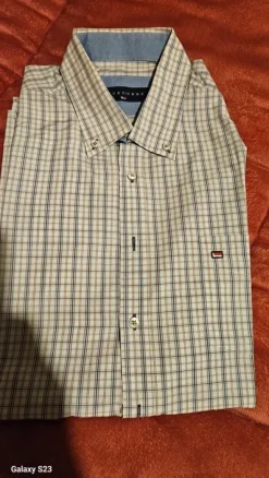 Tommy Hilfiger