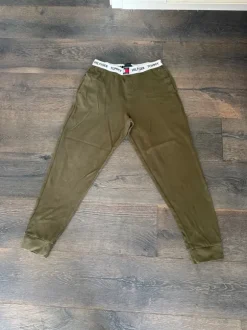 Tommy Hilfiger Jogginghose Größe L , Farbe dunkel grün