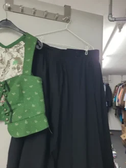 Tracht 44