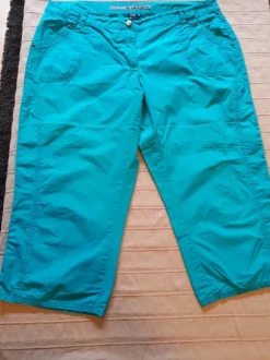 Türkisfarbene Caprihose aus Popeline von Cecil, W 36