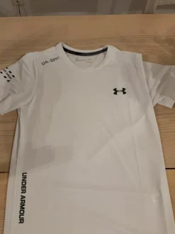 T-Shirt UnderArmour taille S
