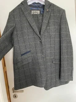 Tweed Anzug