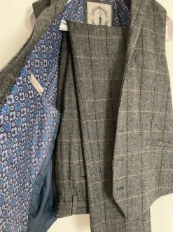 Tweed Anzug
