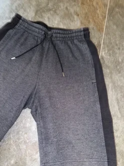 Under Armour Shorts – Grau/Schwarz – Größe S