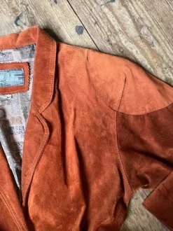 Unieke vintage/retro 70s suede leren roestbruine jas🌸
