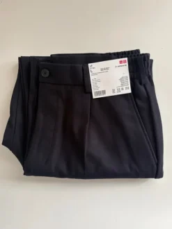 Uniqlo - Bundfaltenhose (Wide Fit, Jersey Velours)