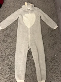 Verkaufe kuscheligen Tier Onesie / Jumpsuit in Grau
