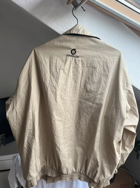 Vintage Windbreaker in beige