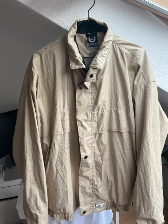 Vintage Windbreaker in beige