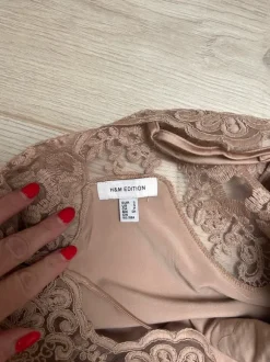 Viral H&M Edition satijnen straptop met kant