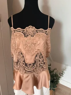 Viral H&M Edition satijnen straptop met kant