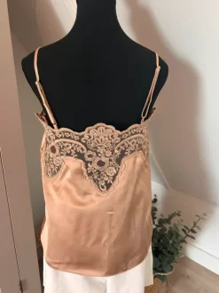 Viral H&M Edition satijnen straptop met kant