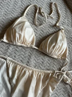 Viral shiny satin Calzedonia bikini