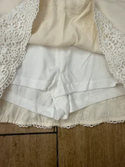 Viral Stockholm lace skirt S/M