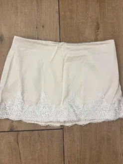 Viral Stockholm lace skirt S/M