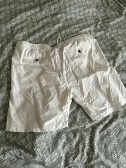 Weiße Herren Shorts in Größe XL von H&M zu vergeben