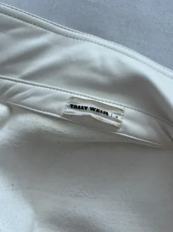 Weiße jacke tailliert