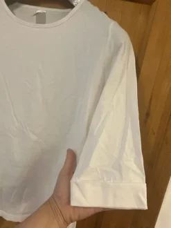 Weißes Shirt