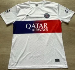 weißes Trikot / Sporttrikot Gr. M (PSG – Mbappé)