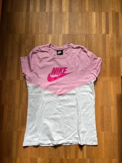 Weiß-rosa Nike T-Shirt, M