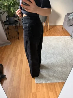 Wide Leg Cordhose