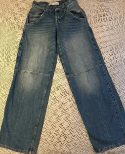 Wide leg jeans Bershka XS