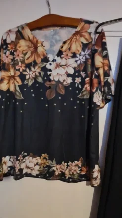 Wunderschöne Kombination, neuwertig, Hose und Bluse , Größe 48,