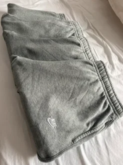 4x Nike Club Jogginghose