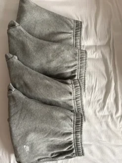 4x Nike Club Jogginghose