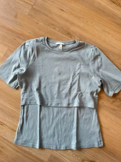 2x Stillshirts weiß / salbei H&M Größe XL