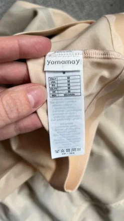 Yamamay shaping underwater