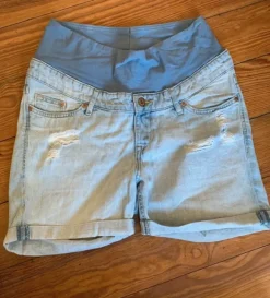 Zwei Shorts