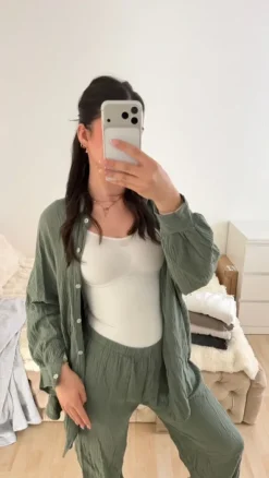 Zweiteiliges Musselin-Set in Olivgrün – Oversize Bluse & Hose