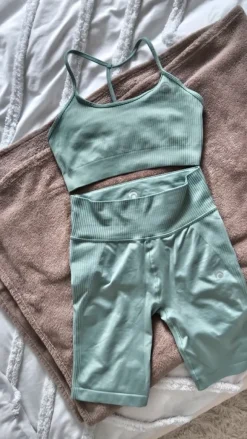 Zweiteiliges Sportset
